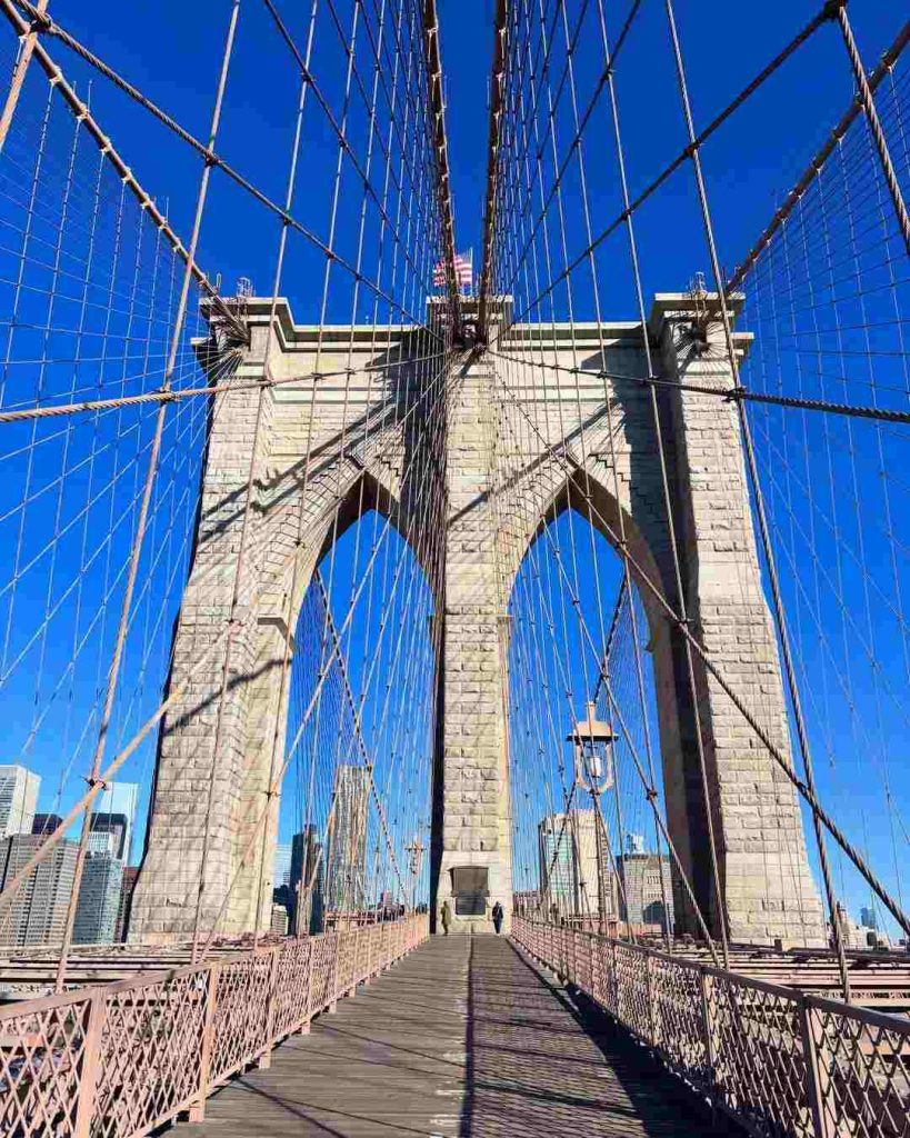 Walk Brooklyn Bridge Sunrise